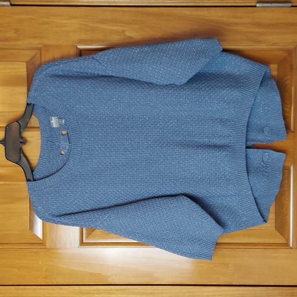 • Soho New York Co. Blue Textured Crewneck Sweater w/ Fun Ribbon Back, Like New - Picture 1 of 9